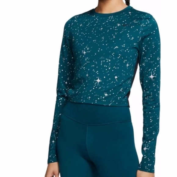 Nike Shirt Pro Dri-Fit Warm SZ S Cropped Athletic Metallic Star Long Sleeve - Picture 1 of 12